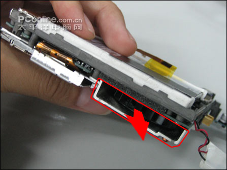 美丽新世界2战争与和平专辑海报